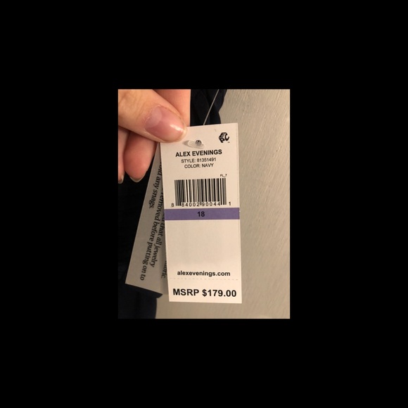 Dress - Picture 5 of 5